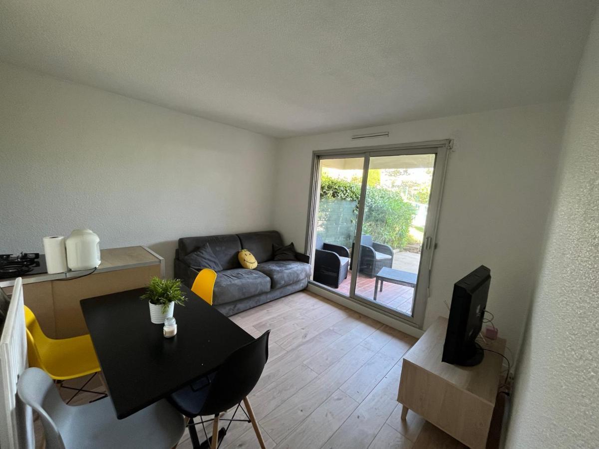 Appartement 2 Pieces En Rez De Jardin Avec Parking Et Piscine Villeneuve-Loubet Exterior photo